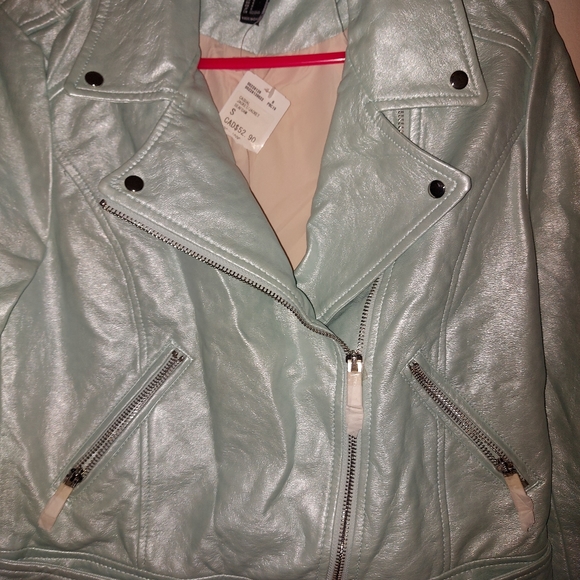 NWT Forever 21 Seafoam Shiny Jacket - Picture 2 of 7